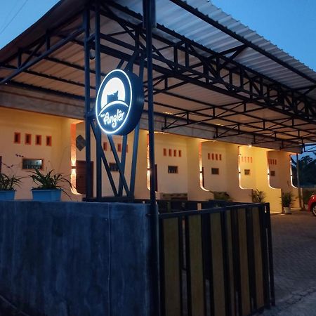 Angler Family Guest House Blitar Kültér fotó